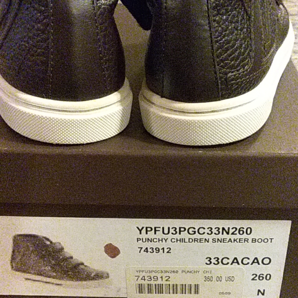 Sneakers - Picture 4 of 4